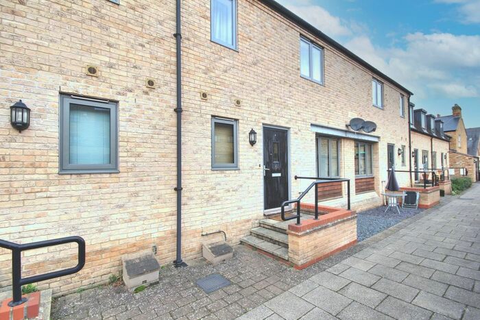 2 Bedroom Town House To Rent In East Street, St. Ives, Huntingdon, PE27