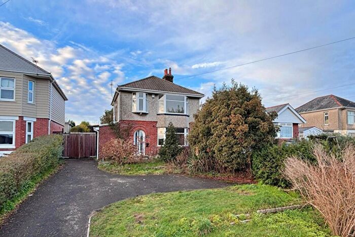 3 Bedroom Detached House For Sale In Kinson Road, Bournemouth, BH10