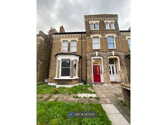 2 Bedroom Flat To Rent In Sibella Road, London, SW4