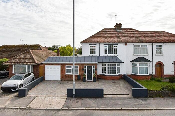 4 Bedroom Semi Detached House For Sale In Ramsgate Road, Broadstairs, Kent, CT10