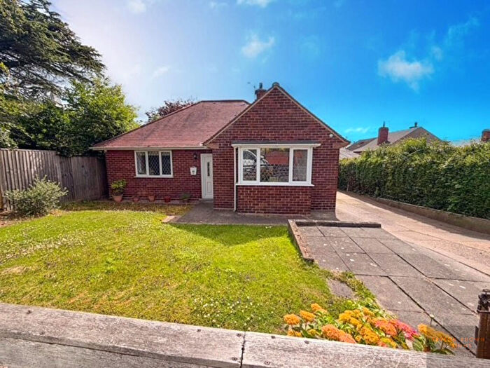 2 Bedroom Detached Bungalow For Sale In Upper Dunstead Road, Langley Mill, Nottingham, Nottinghamshire, NG16