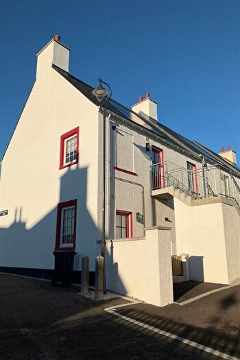 2 Bedroom Flat To Rent In Quarryline Street, AB39