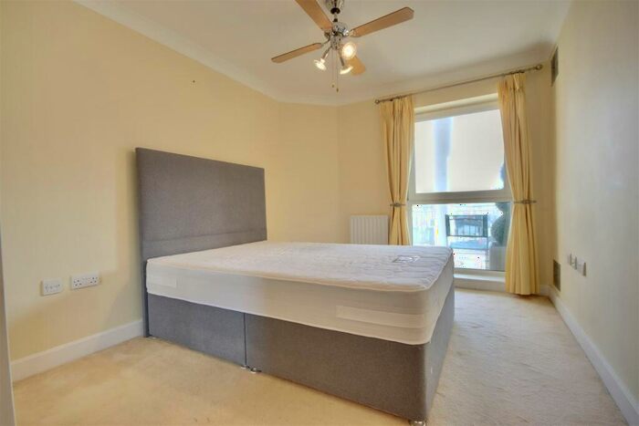 2 Bedroom Flat For Sale In Gunwharf Quays, Portsmouth, PO1