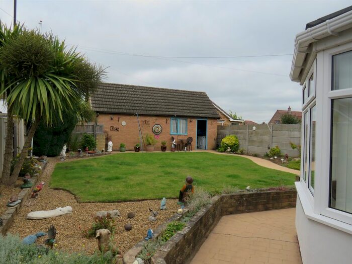 2 Bedroom Detached Bungalow For Sale In High Street, Dunsville, Doncaster, DN7