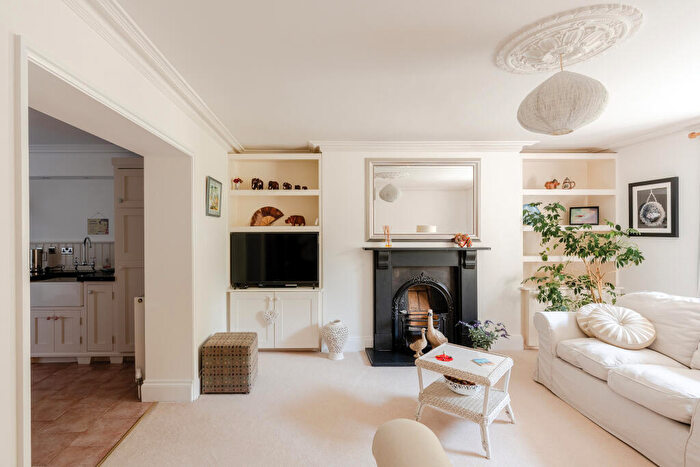 2 Bedroom Flat For Sale In Woodland Terrace, Redland, Bristol, BS6