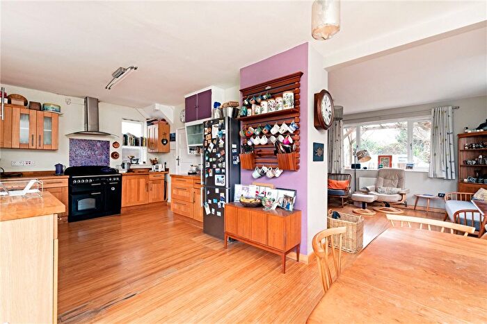 3 Bedroom Detached House For Sale In Wimpole Road, Barton, Cambridge, CB23