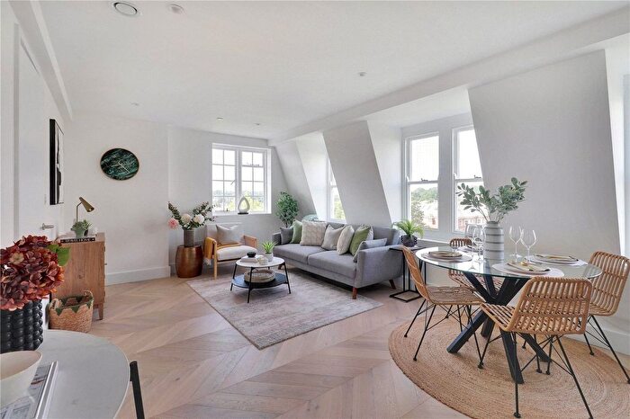 2 Bedroom Flat For Sale In Mount Pleasant Avenue, Tunbridge Wells, Kent, TN1