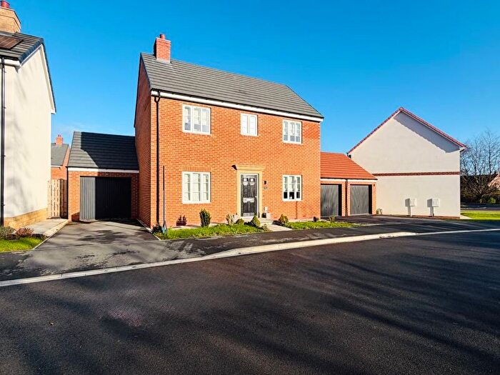 4 Bedroom Detached House For Sale In Ryder Close, Upper Poppleton, York, YO26