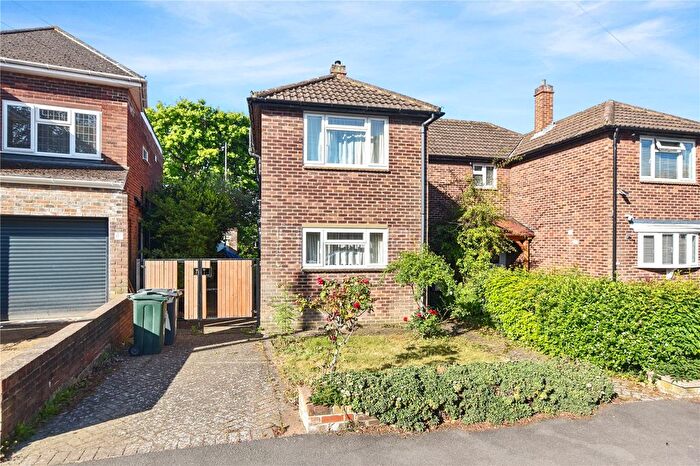 3 Bedroom Semi Detached House For Sale In Woodlands Park, Bexley, Kent, DA5