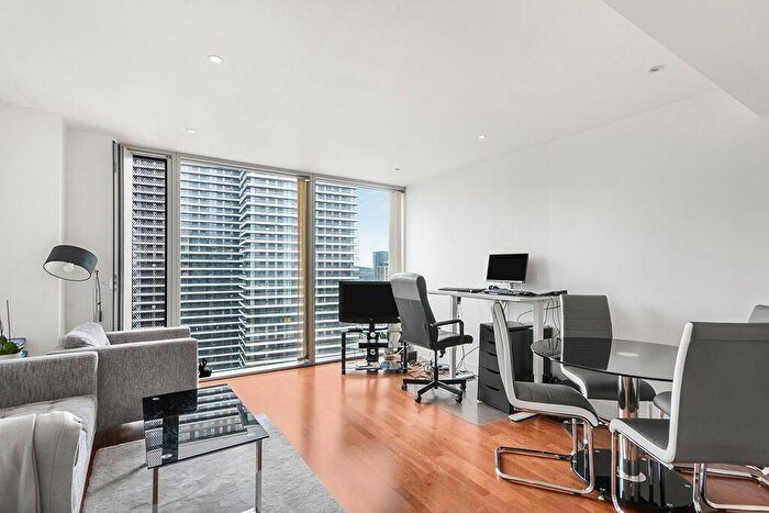 1 Bedroom Flat To Rent In Landmark East Tower, Marsh Wall, E14