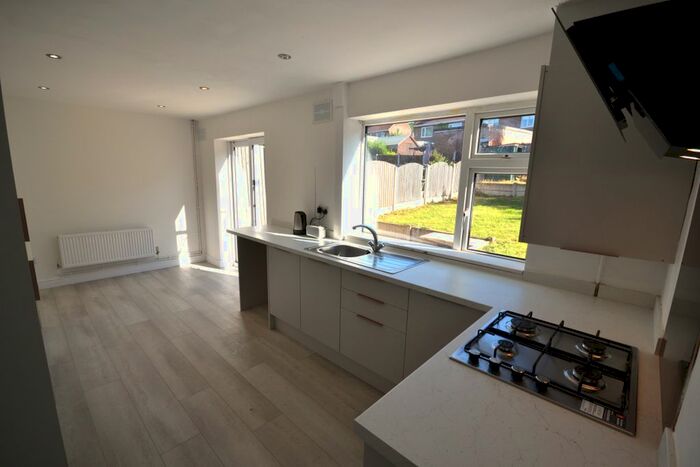 3 Bedroom Semi-Detached House To Rent In Rowan Rise, Maltby, Rotherham, S66