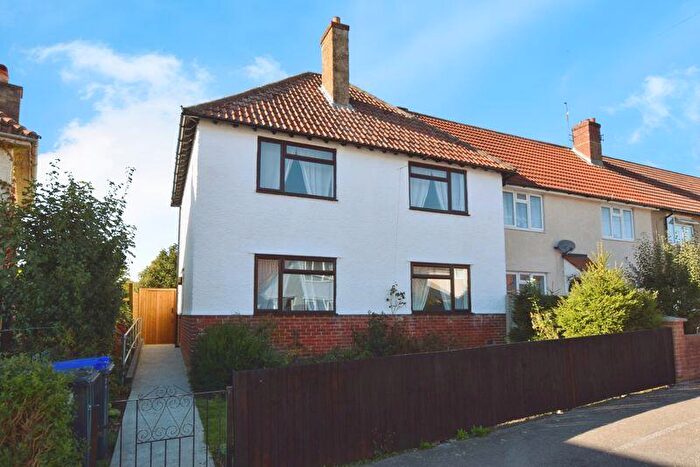 3 Bedroom Semi-Detached House For Sale In Macklin Road, Salisbury ***Video Tour***, SP2