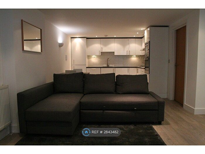 1 Bedroom Flat To Rent In Cecilia Road, London, E8
