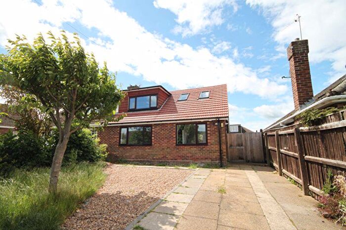 3 Bedroom House To Rent In Mayfair Crescent, Waltham, DN37