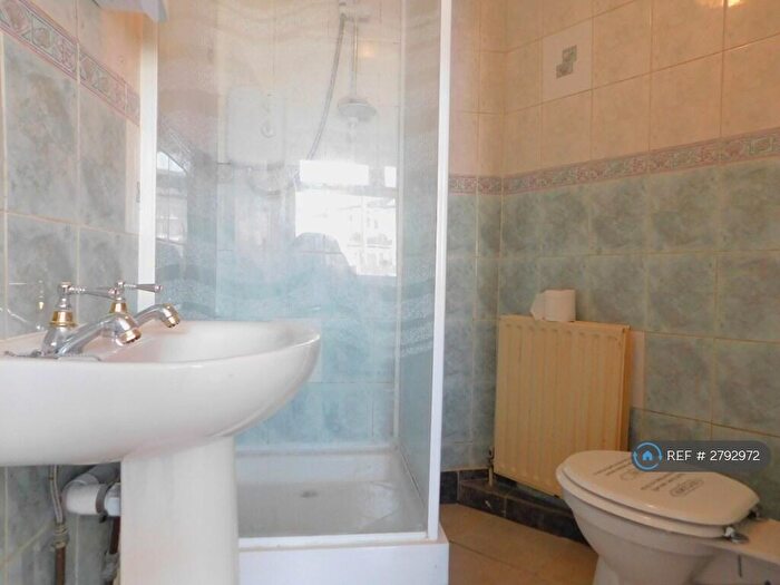 1 Bedroom Flat To Rent In Fairview Crescent, Harrow, HA2