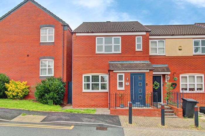 3 Bedroom End Of Terrace House For Sale In Peel Drive, Tamworth, B77
