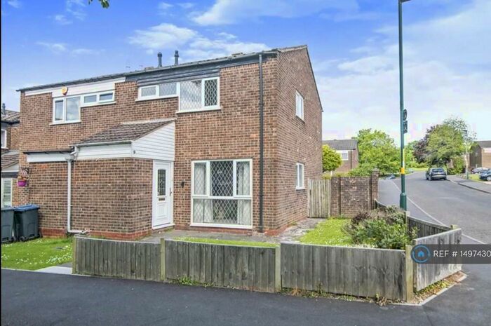 3 Bedroom Semi-Detached House To Rent In Bradshaw Avenue, Birmingham, B38