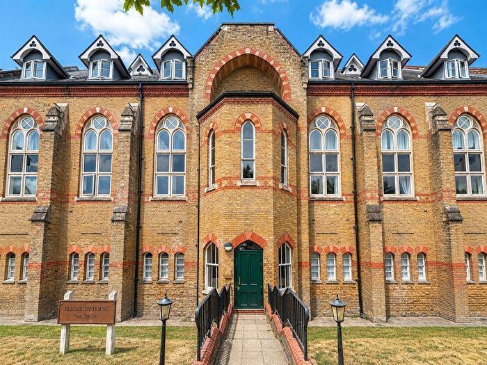 2 Bedroom Property To Rent In Exeter Close, Watford, WD24