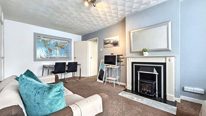 1 Bedroom Flat To Rent In Usk Court Curlew Close, Cardiff, CF14