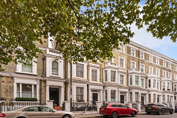 1 Bedroom Flat For Sale In Finborough Road, Chelsea Village, SW10