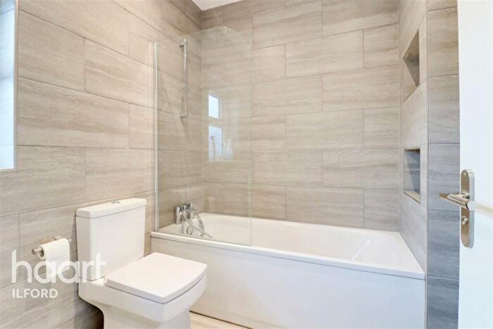 4 Bedroom Terraced House To Rent In Hazelwood Road, Walthamstow, E17