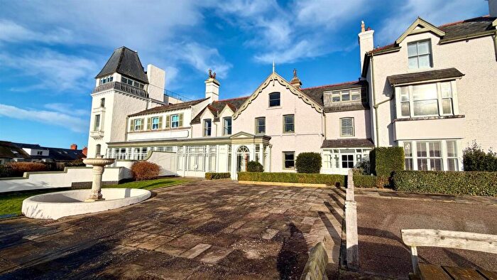 1 Bedroom Flat For Sale In Station Road, Deganwy, LL31