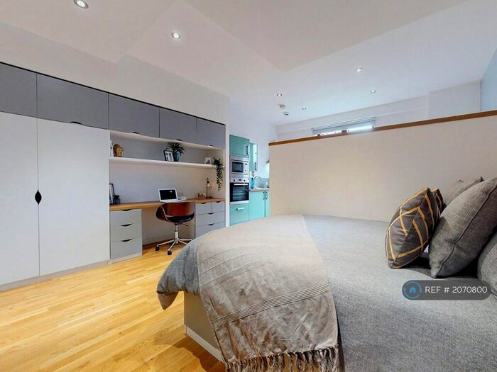 Studio To Rent In Wade Lane, Leeds, LS2