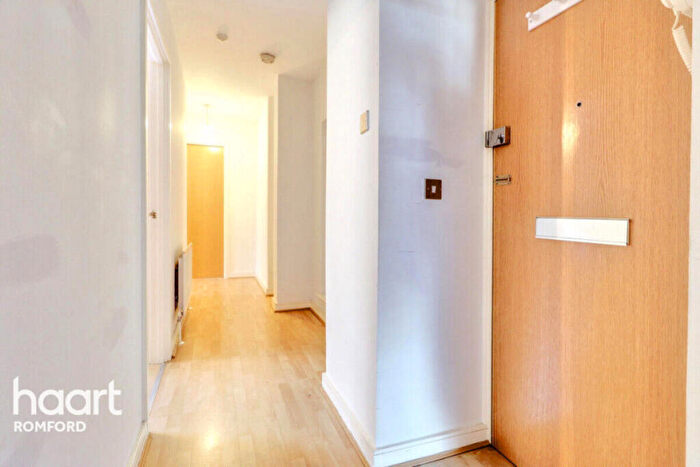 2 Bedroom Apartment To Rent In High Street, Romford, RM1