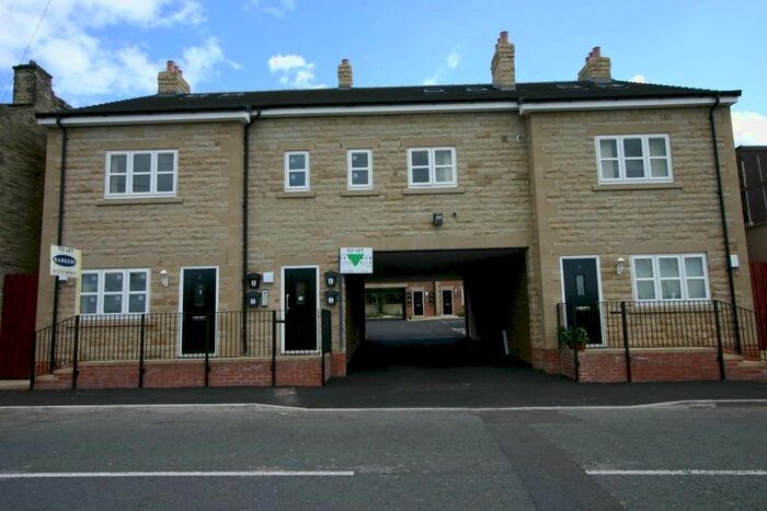 1 Bedroom Flat To Rent In Halifax Road, Liversedge, WF15