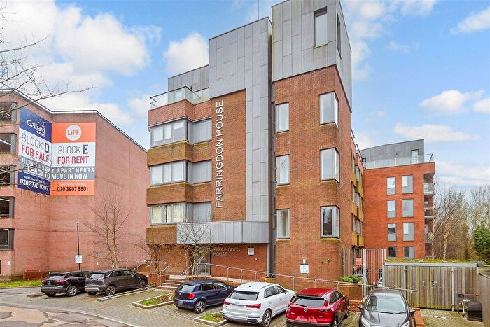 2 Bedroom Flat For Sale In Wood Street, East Grinstead, West Sussex, RH19
