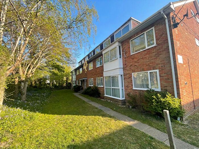 2 Bedroom Flat To Rent In Ash Court, Spring Road, SO19
