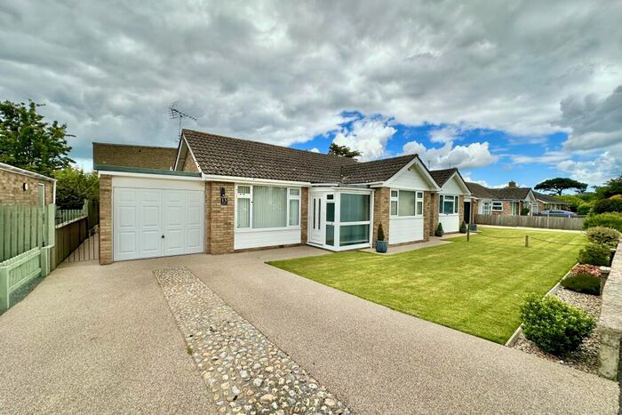 2 Bedroom Detached Bungalow For Sale In Tourney Close, Lympne, Kent, CT21