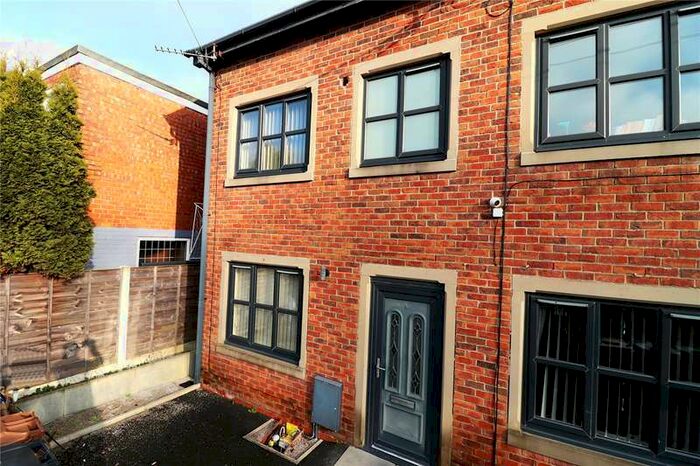 3 Bedroom End Of Terrace House To Rent In Louisa Mews, Windmill Lane, Denton, M34