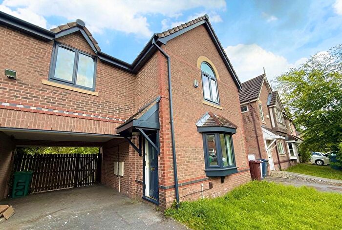 4 Bedroom Semi-Detached House To Rent In Chervil Close, Manchester, M14