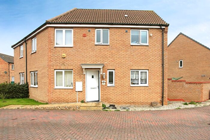 3 Bedroom Semi Detached House For Sale In Flora Close, Peterborough, PE2