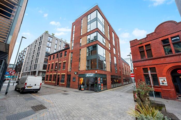 2 Bedroom Apartment To Rent In Blossom Street, Manchester, M4