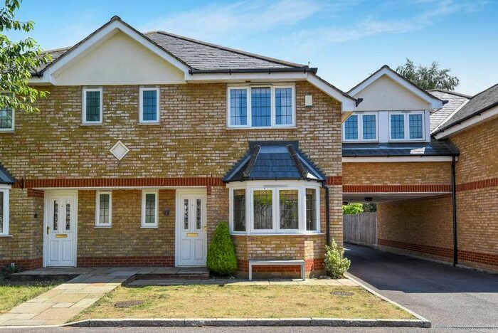 4 Bedroom Semi-Detached House To Rent In Orchard Mews, Franche Court Road, London, SW17