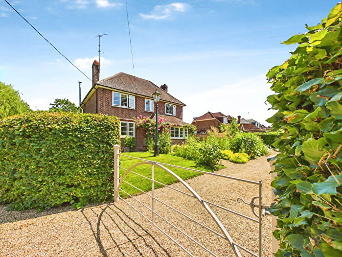 4 Bedroom Detached House For Sale In Pondtail Road, Horsham, RH12