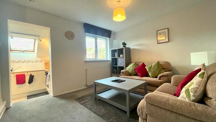 1 Bedroom Maisonette To Rent In Seton Drive, Calcot, Berkshire, RG31