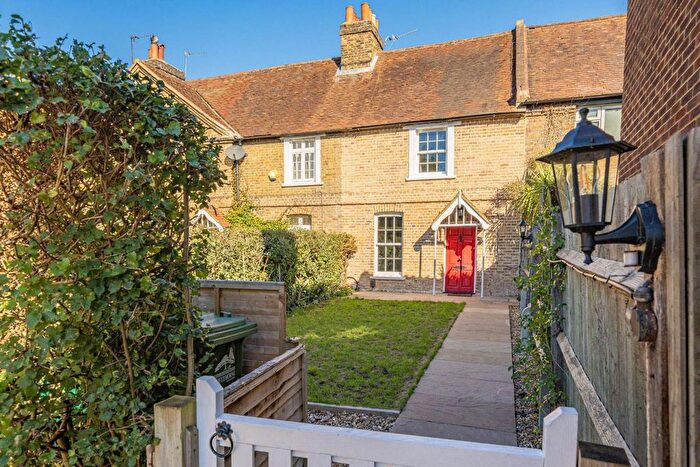 2 Bedroom Terraced House For Sale In Springfield Grove, Sunbury-On-Thames, TW16