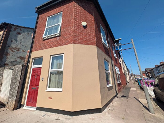 3 Bedroom End Of Terrace House To Rent In Walton Breck Road, Liverpool, L4