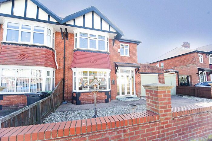 3 Bedroom Semi Detached House For Sale In Grantham Avenue, Hartlepool, TS26
