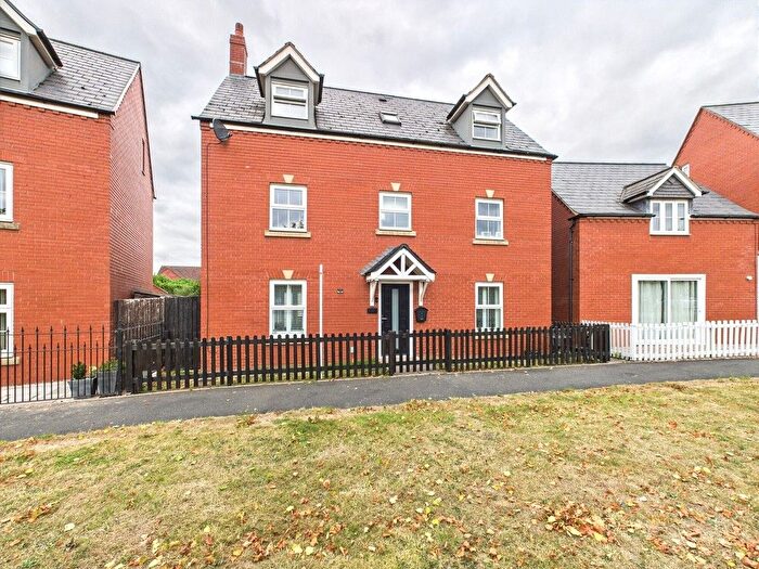 5 Bedroom Detached House For Sale In Gallowsfield Walk, Market Drayton, Shropshire, TF9