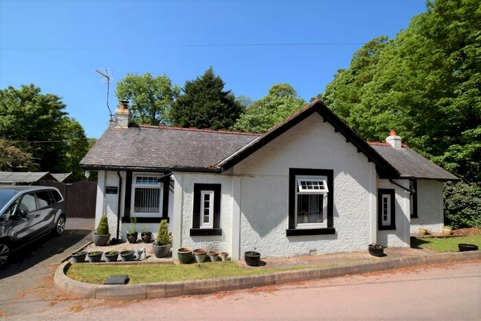 2 Bedroom Cottage For Sale In West Lodge, Brocklehirst, Collin, DG1