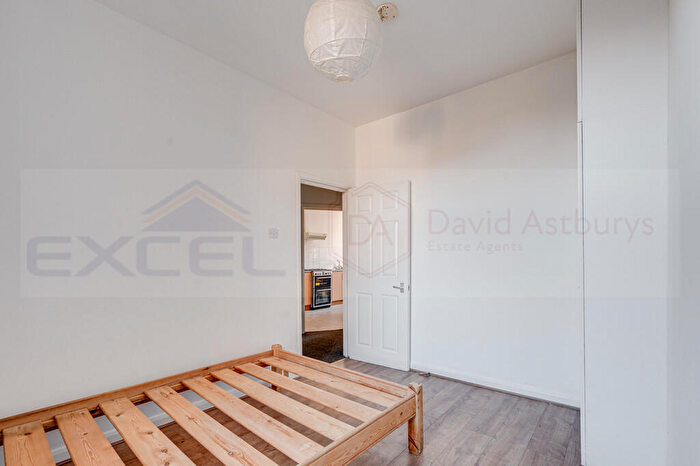 2 Bedroom Apartment To Rent In Salusbury Road, Queens Park, London, NW6