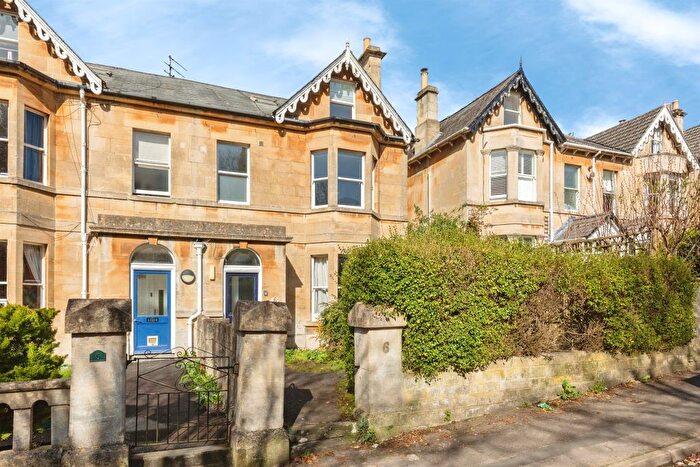 3 Bedroom Flat For Sale In St. Lukes Road, Bath, BA2