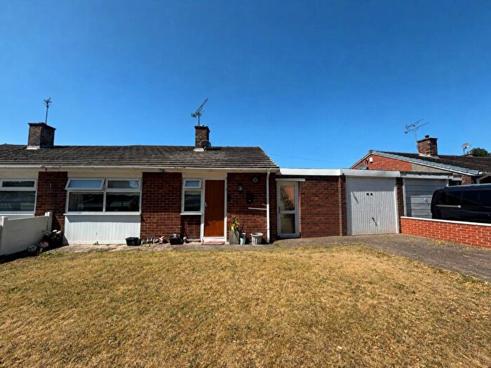 2 Bedroom Semi-Detached Bungalow For Sale In Hall Drive, Old Hall Estate, L32
