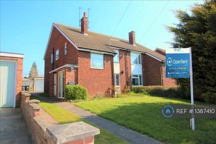 2 Bedroom Maisonette To Rent In Knights Avenue, Clapham, Bedford, MK41