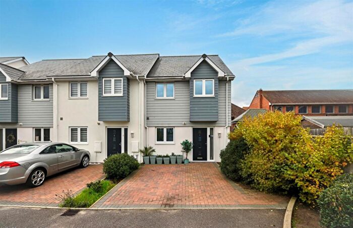 2 Bedroom End Of Terrace House For Sale In Queens Crescent, Eastbourne, BN23