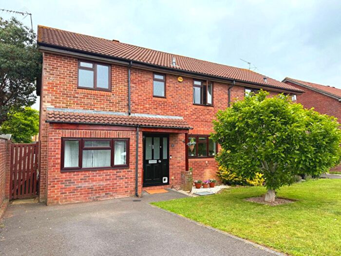 3 Bedroom Semi-Detached House For Sale In Richmond Avenue, Stoke Gifford, BS34